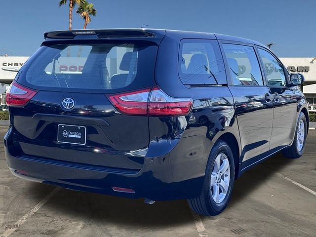 2017 Toyota Sienna L