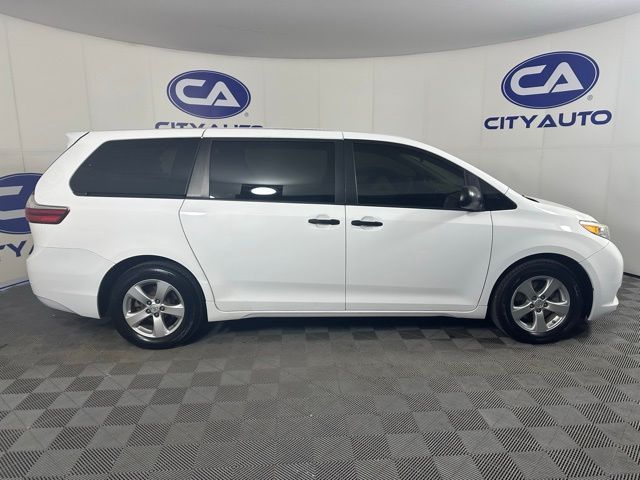 2017 Toyota Sienna L