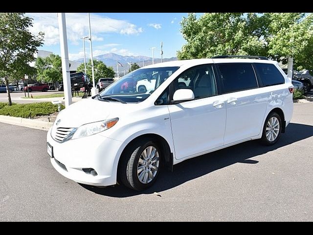 2017 Toyota Sienna LE