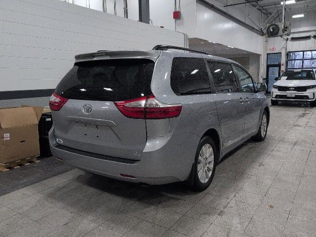 2017 Toyota Sienna LE