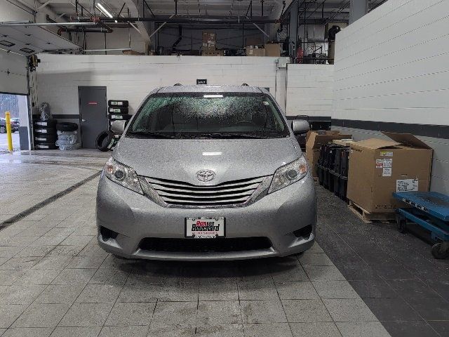 2017 Toyota Sienna LE