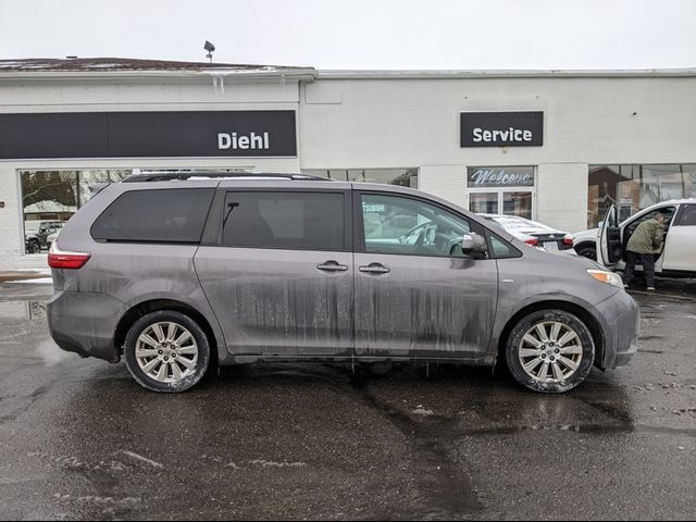 2017 Toyota Sienna LE