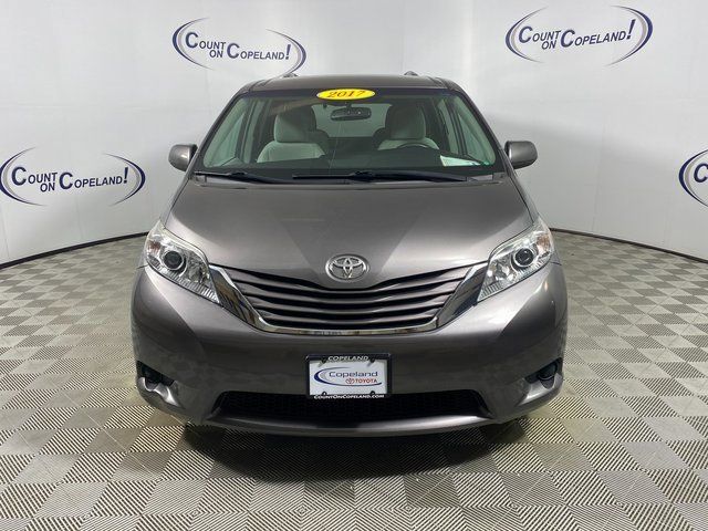 2017 Toyota Sienna LE