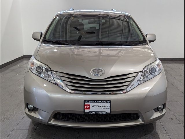 2017 Toyota Sienna LE