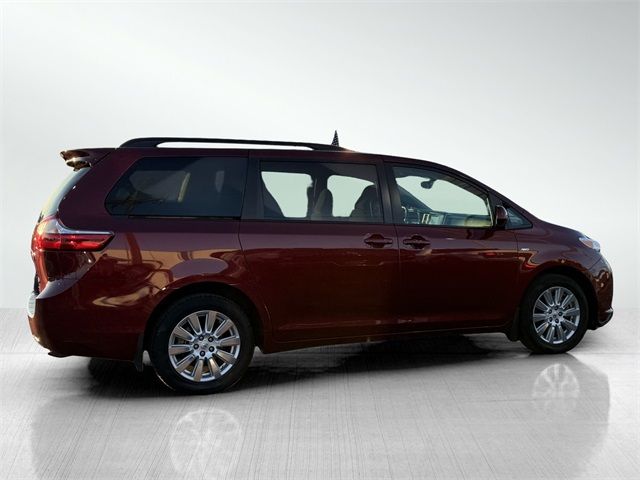 2017 Toyota Sienna LE