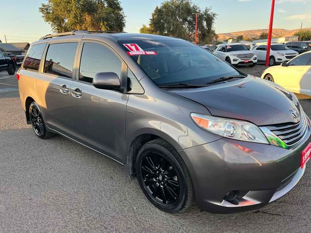 2017 Toyota Sienna LE