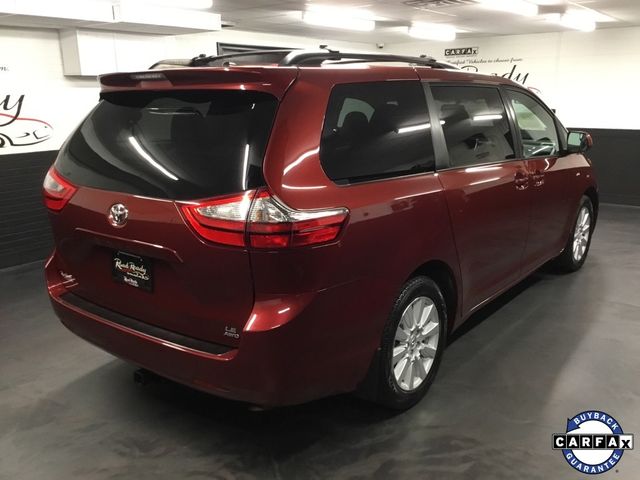 2017 Toyota Sienna LE