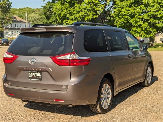 2017 Toyota Sienna LE