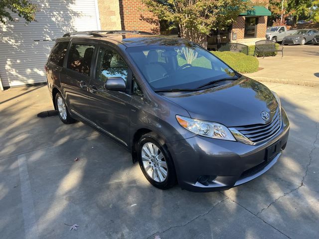 2017 Toyota Sienna LE