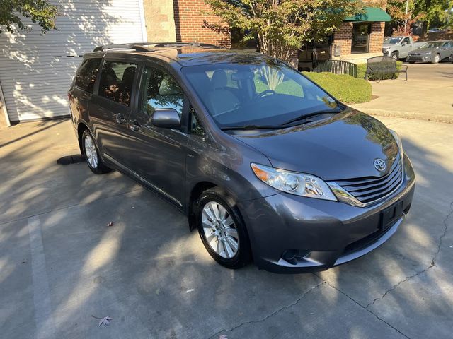 2017 Toyota Sienna LE