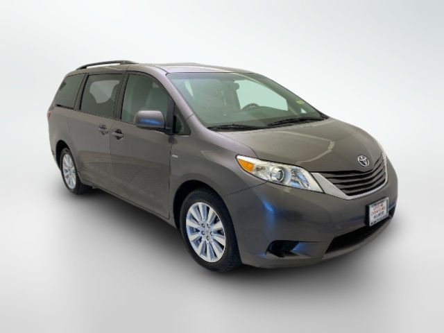 2017 Toyota Sienna LE