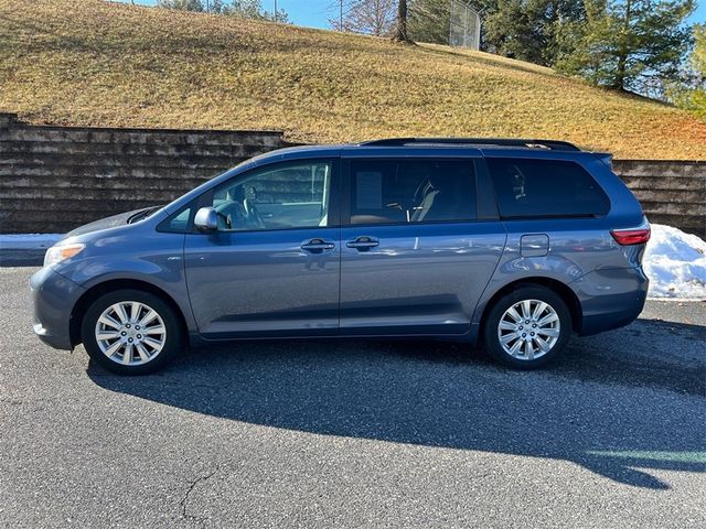 2017 Toyota Sienna LE