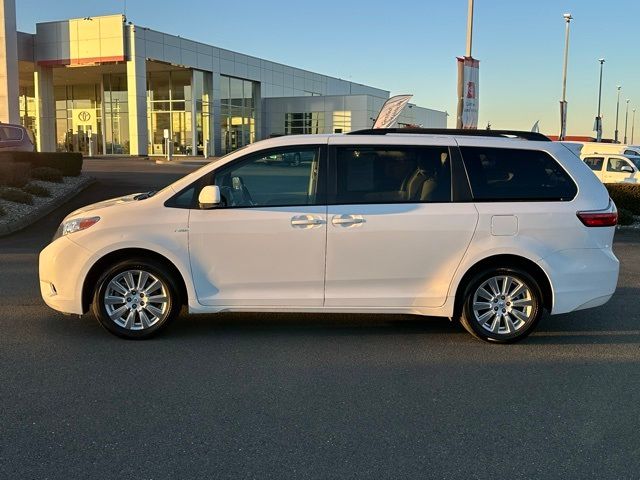 2017 Toyota Sienna LE