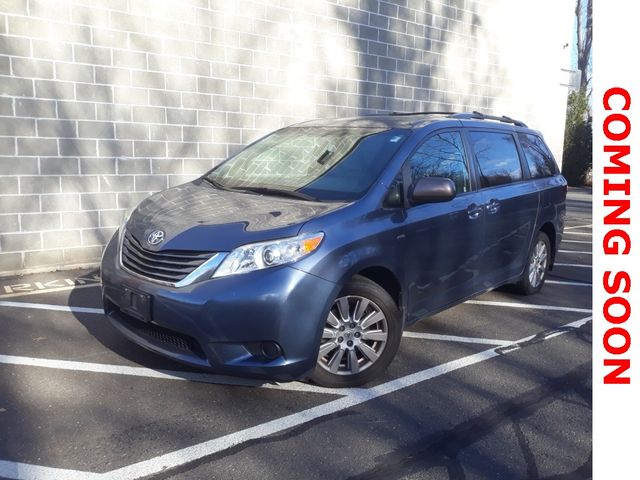 2017 Toyota Sienna LE