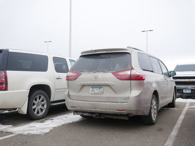 2017 Toyota Sienna LE