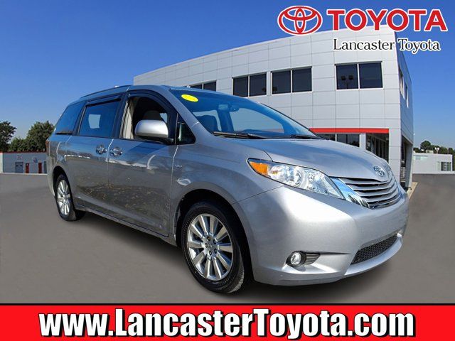 2017 Toyota Sienna LE