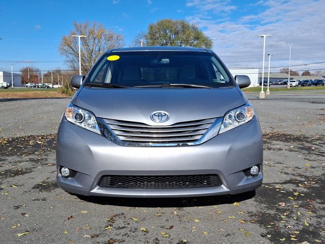 2017 Toyota Sienna LE