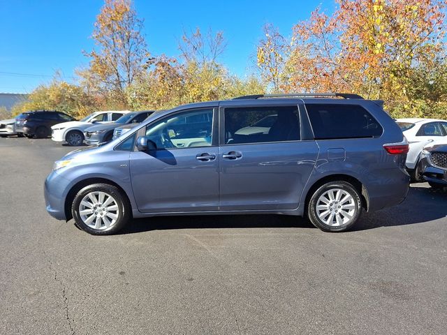 2017 Toyota Sienna LE