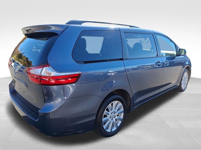 2017 Toyota Sienna LE