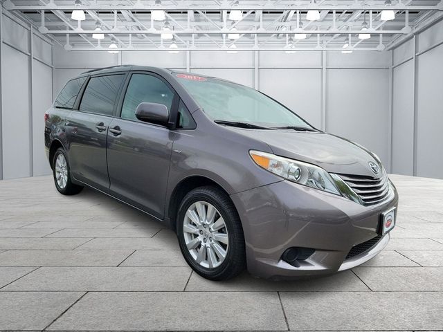 2017 Toyota Sienna LE