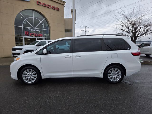 2017 Toyota Sienna LE