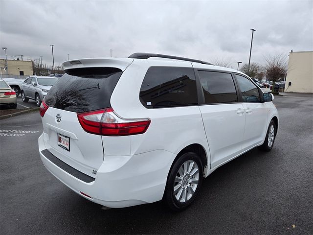 2017 Toyota Sienna LE