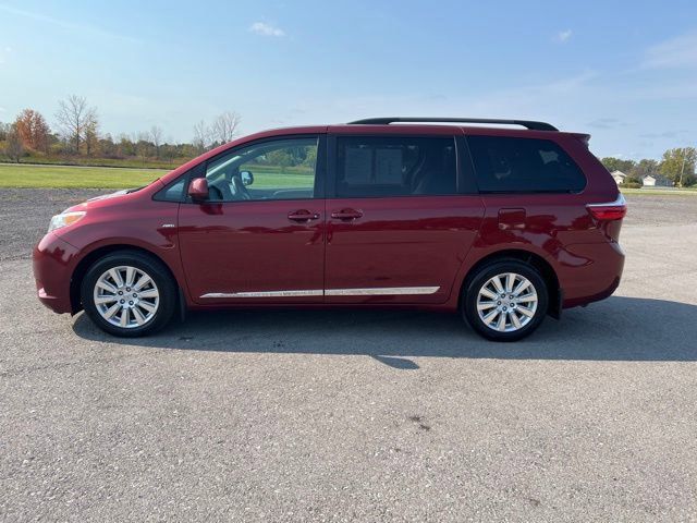 2017 Toyota Sienna LE