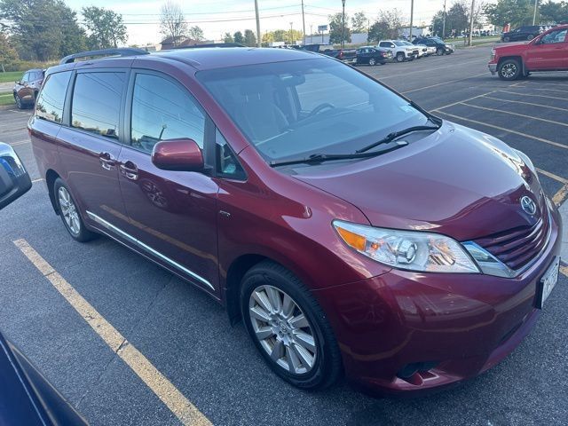 2017 Toyota Sienna LE