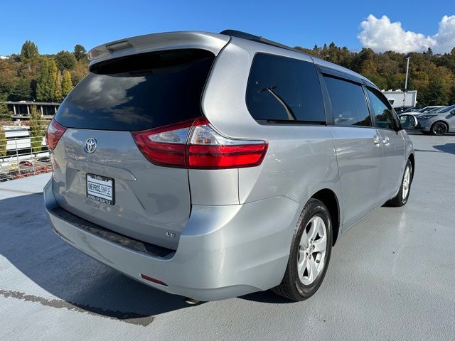 2017 Toyota Sienna LE