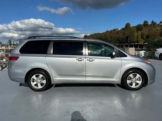 2017 Toyota Sienna 