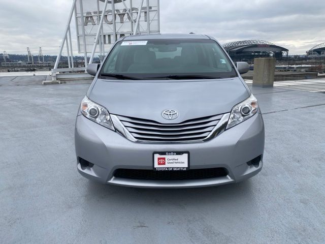 2017 Toyota Sienna 