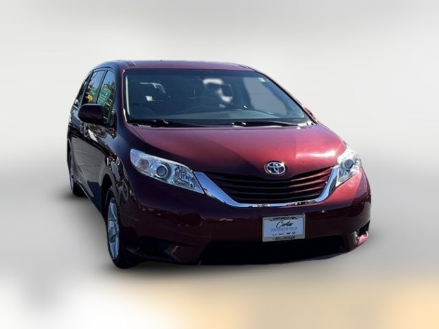 2017 Toyota Sienna LE Auto Access Seat