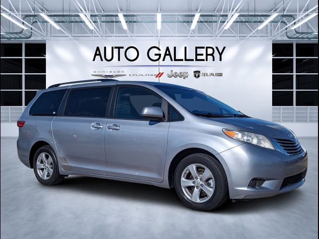 2017 Toyota Sienna LE