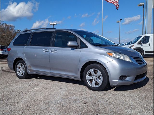 2017 Toyota Sienna LE