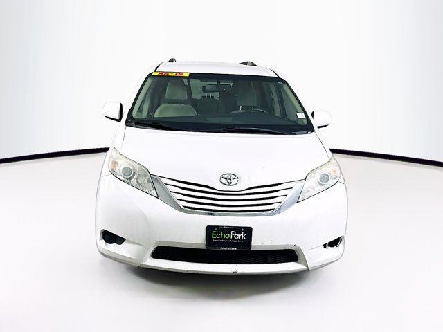2017 Toyota Sienna LE