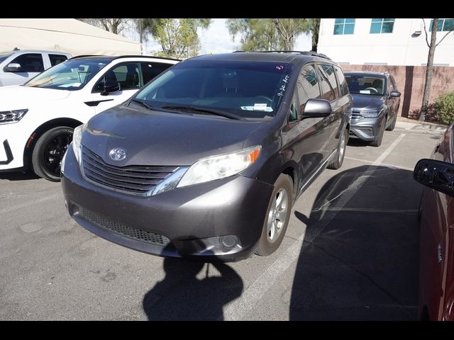 2017 Toyota Sienna LE