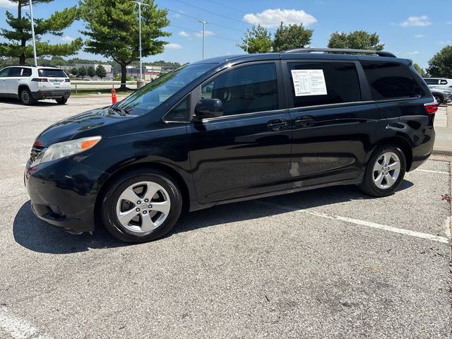 2017 Toyota Sienna LE