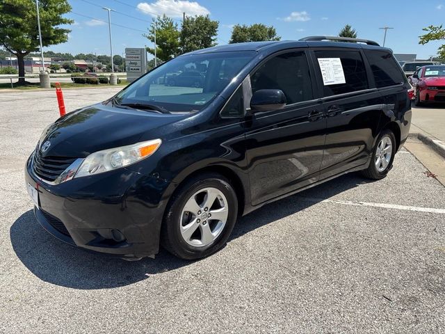 2017 Toyota Sienna LE