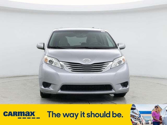 2017 Toyota Sienna LE