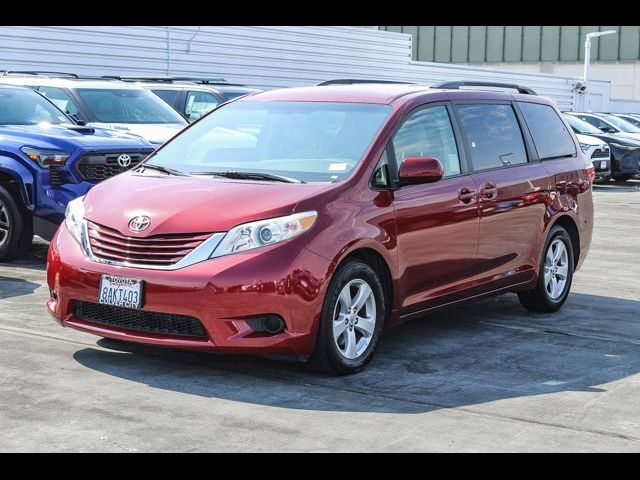 2017 Toyota Sienna LE