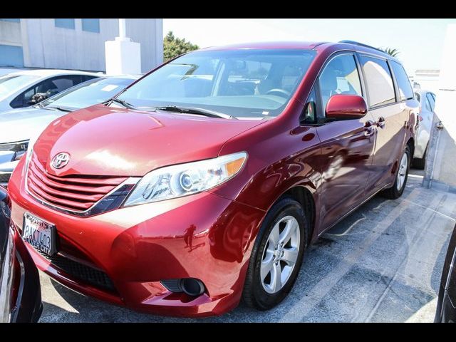 2017 Toyota Sienna LE