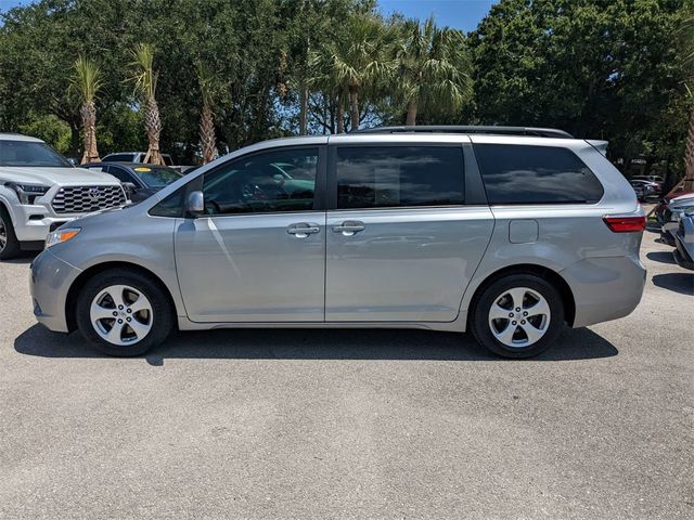 2017 Toyota Sienna LE