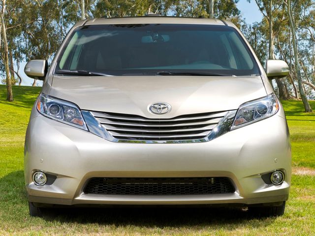 2017 Toyota Sienna LE Mobility