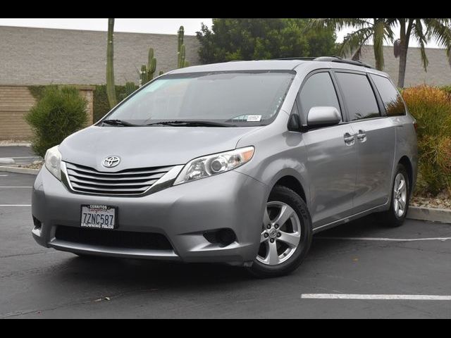 2017 Toyota Sienna 