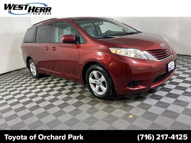 2017 Toyota Sienna LE