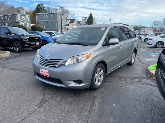 2017 Toyota Sienna LE