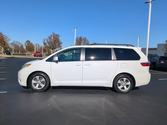 2017 Toyota Sienna LE