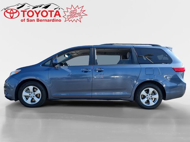 2017 Toyota Sienna LE