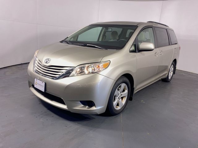 2017 Toyota Sienna LE