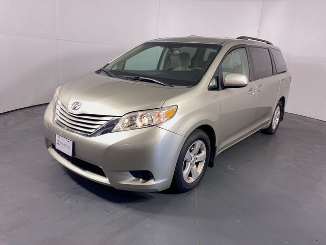 2017 Toyota Sienna LE